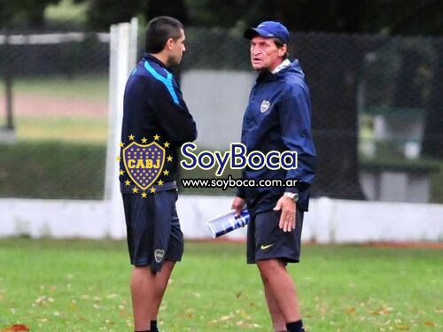 Riquelme y Falcioni en practica de Boca